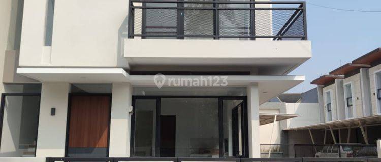 Rumah Baru Modern Minimalis Tengah Kota di Sayap Mekar Wangi 1