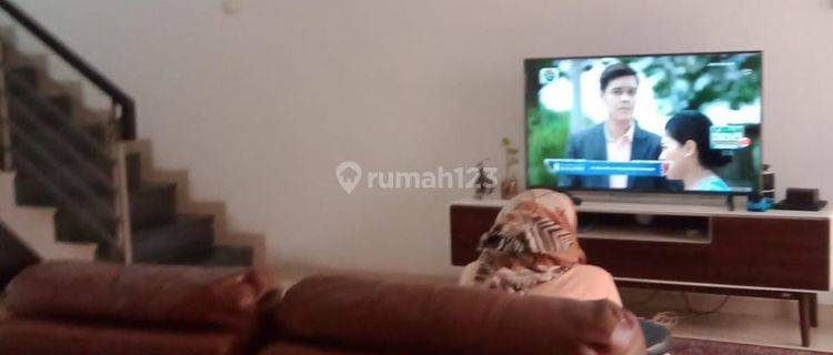 Rumah Nyaman Terawat Siap Huni di Batununggal Indah 1