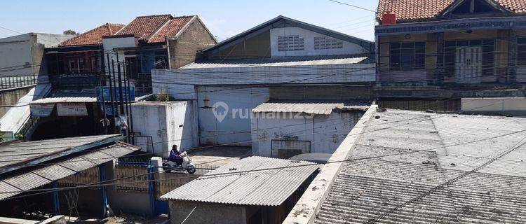 Jual rumahp pinggir jalan  hitung tanah aja cocok buat gudang, kantor dan usaha  1