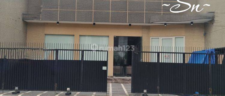 DISEWAKAN RUMAH USAHA SUTOREJO 1