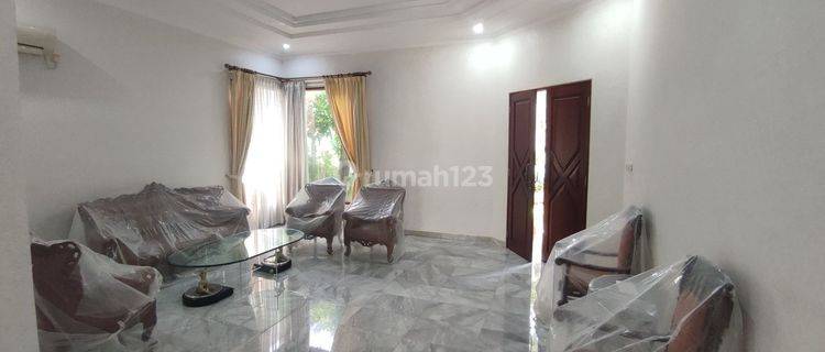 For Rent 5 + 2 Bedroom House In Jl. Permata Intan Iv No.11 1