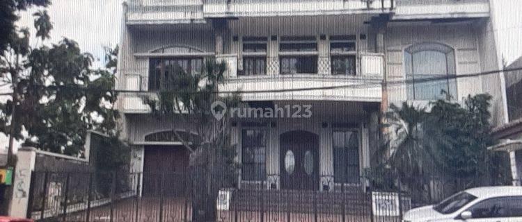 Rumah bagus lokasi strategis  1