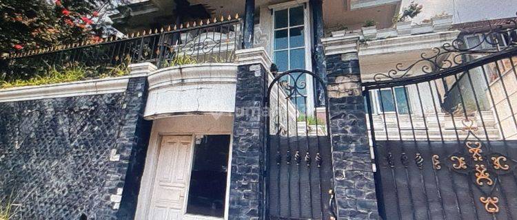 Rumah Cantik Lokasi Strategis  1