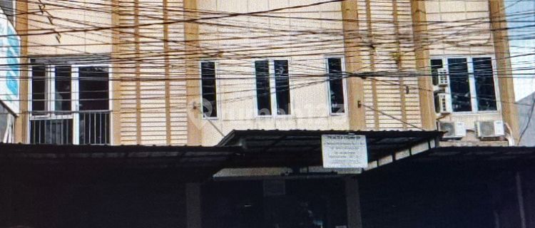 Three-Door Shop House Bogor 1