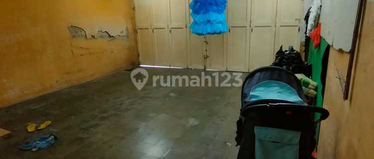Strategic Location Shop House Located in the Center of Bandung City in Cibadak 1