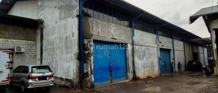 Gudang Strategis Masuk Tronton Sisa 1 Unit di Holis 1