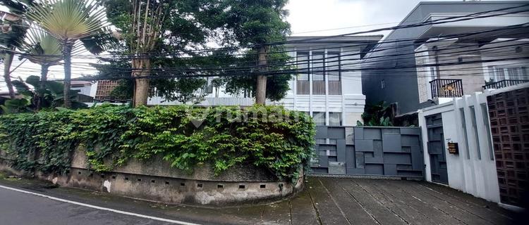 House on the Side of Cilandak Street, Jl Lebakbulus 2, South Jakarta 1