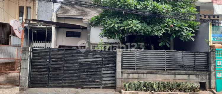 Jagakarsa House, Jalan Kebagusan Dalam IV, South Jakarta 1