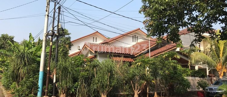 Hook House Spacious Yard Ready to Live in Kayu Putih East Jakarta 1