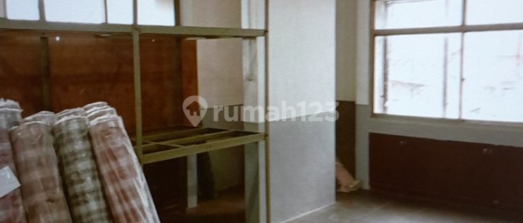 FOR SALE QUICKLY - 4-STORY SHOPHOUSE, PRIME LOCATION ON JL. H. FACHRUDIN, TANAH ABANG, CENTRAL JAKARTA 1