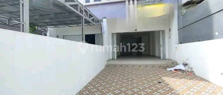 For Rent Fast 3-Storey Terraced Shop House, Affordable Price, Strategic Location, Jl. Gading Griya Lestari Raya, North Jakarta 1
