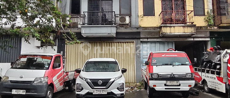 3-Storey Shop House in Strategic Area of Pajajaran, Pulo Armyn, Bogor City 1