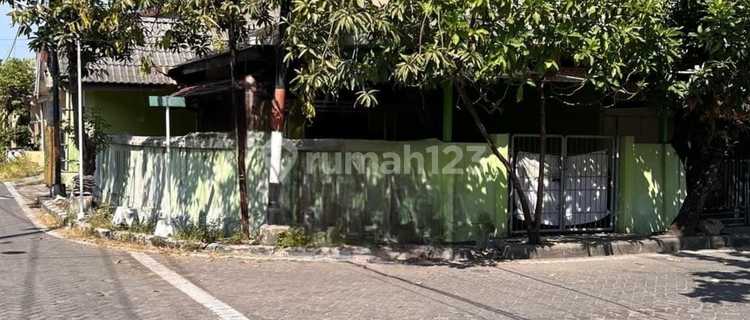 Rumah HOOK Strategis di Pondok Tjandra. Hitung Tanah Saja! SHM 1