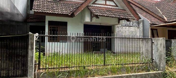 Rumah Butuh Renovasi SHM di BSD Giri Loka, Tangerang 1