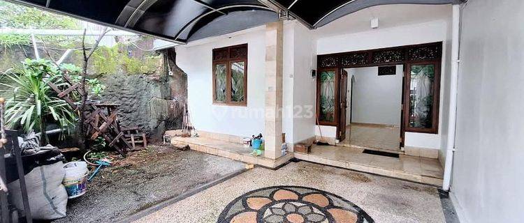 Rumah Unfurnished Minimal 2 Tahun Sewa Kerobokan 1