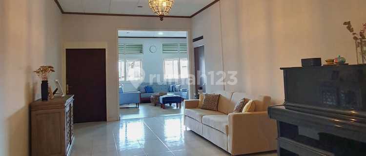 Rumah Luas Dan Bagus 2 Lantai di Blok A, Radio Dalam, Dharmawangsa 1