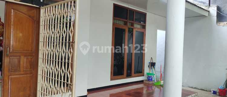 Rumah di Jl. Gajah 1