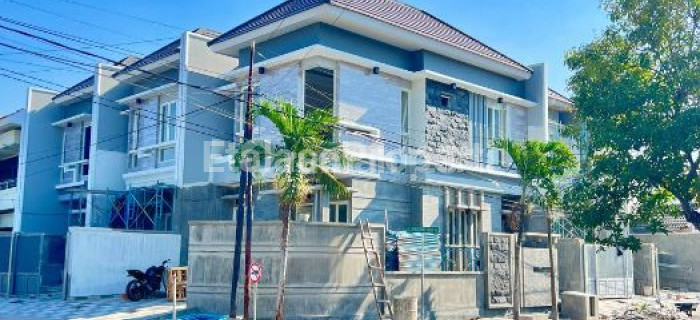 Ada 4 Unit, Rumah Modern 2 Lantai Di Jemursari Timur Tipe C 1
