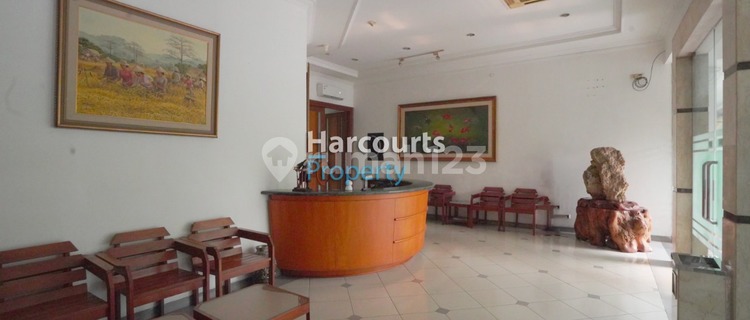 Dijual Rumah Lokasi Strategis Pinggir Jalan Area Menteng, Yakin Ga Mau Boss Jarang Ada Loh Ini BossQue Menteng Pinggir Jalan Area Komersil Lagi !!  1