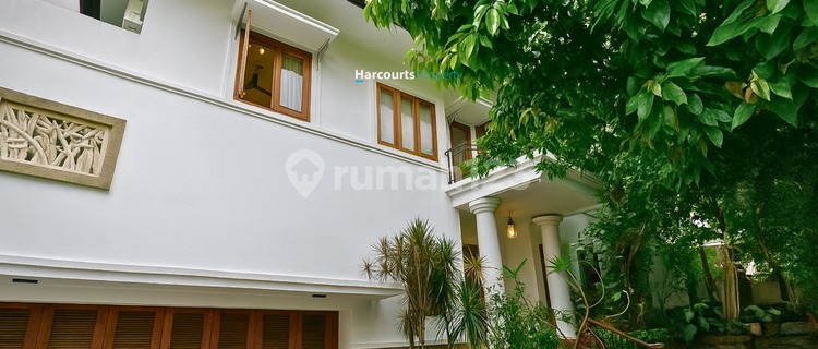 For Rent Rumah Modern Klasik Full Furnish Area Cipete Nih Guys Jarang Ada Loh Vibesnya Kaya di Bali Beneran , Yuukk Buruan Ajak Keluargamu Pindah Kesini !!  1