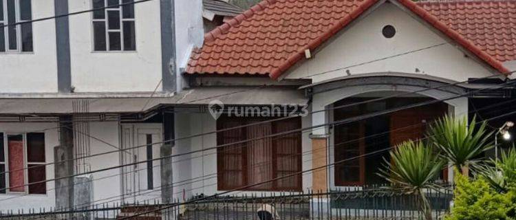 RUMAH HOMESTAY BAGUS HARGA ISTIMEWA DI RAYA SELEKTA KOTA BATU. 1