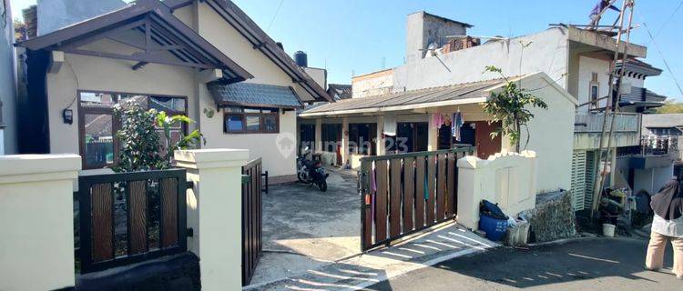 Sewa Rumah Besar Dan Luas Akses Mobil di Kota Batu 1