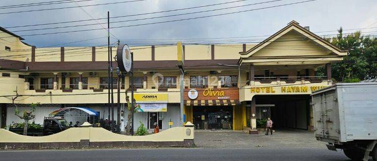 HOTEL LEGENDARIS HAYAM WURUK HARGA EKSEKUTIF DI TRENGGALEK. 1