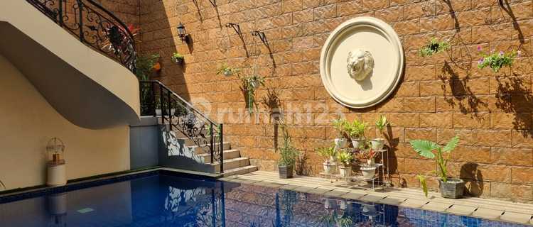 Luxury House with Swimming Pool Ready to Occupy in Gading Serpong, South Tangerang 1