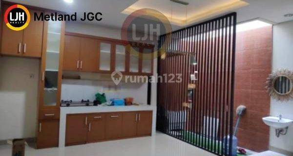 Rumah 2 lantai Furnished di Shinano, JGC, Jakarta Timur 1