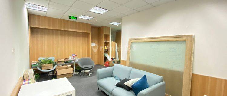 Kantor Office Lippo St Moritz Luas 250sqm Puri Indah Jakarat Barat 1