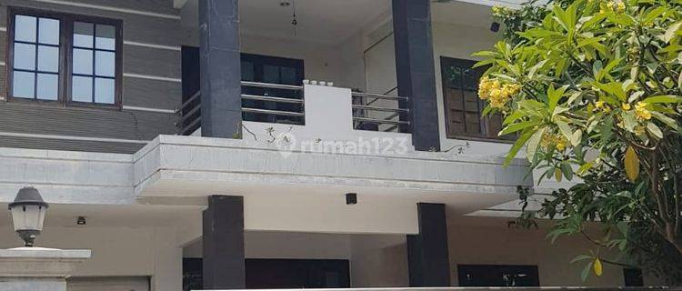 Dijual Cepat Murah Rumah Mewah di Jalan Parang Tritis Ancol Barat 1