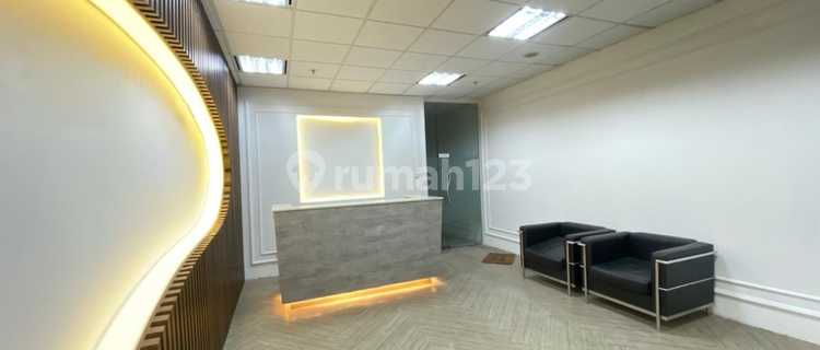 Sewa Murah Cepat Office Lippo St Moritz di Puri Indah Jakarta Barat 1