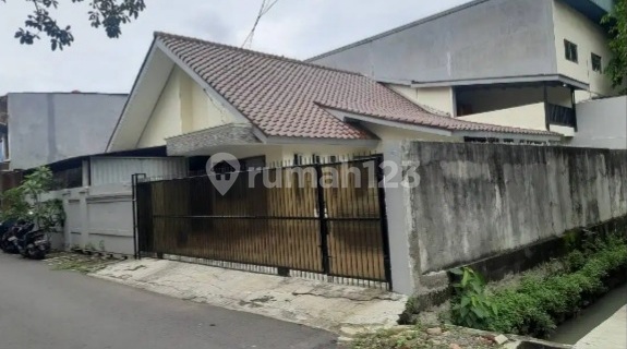 Cheap House Hook Lb 208m2 For Quick Sale Kapuk, Cengkareng, West Jakarta 1