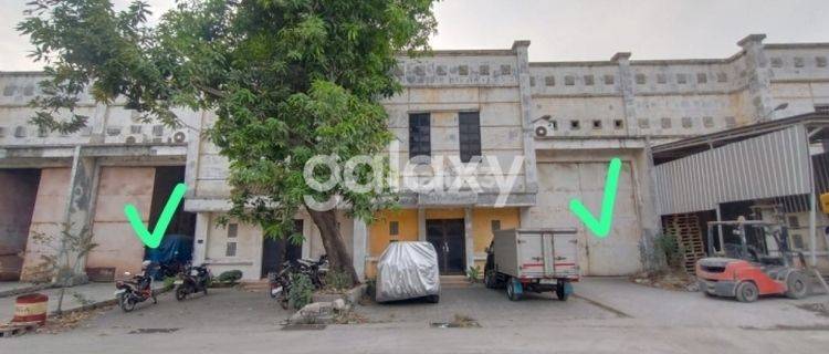 GUDANG DARI 3 UNIT TERSISA 2 UNIT GUDANG JEJER  DI RUNGKUT 1