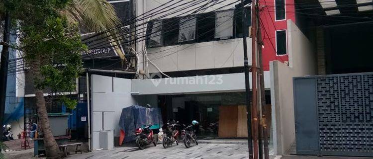 Gedung Perkantoran 3 Lantai Disewakan Murah di Jalan Juanda 1