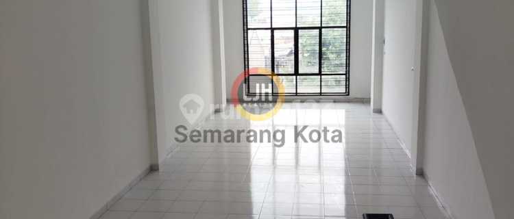 Nice Shop House in the Sampangan Area 1