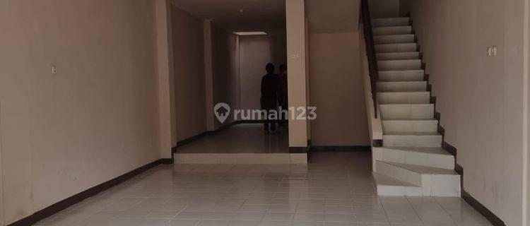 Disewakan Murah Lokasi Bagus Ruko di Taman Harapan Baru Bekasi 1