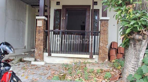 Rumah Bagus Unfurnished SHM di Jalan Majapahit, Semarang 1