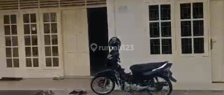 Rumah Cocok Untuk Kantor Di Cipete Selatan Halaman Dan Ruang Tamu Lega 1