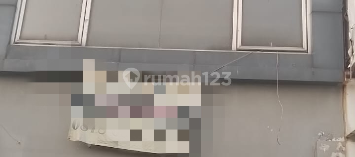 For Sale: Three-Story Shop House in East Kalimas Bekasi, Negotiable Until Deal. 1