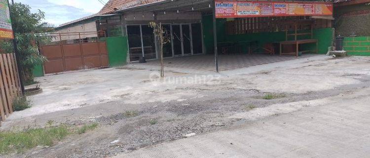 Tempat Usaha 838m2 Dekat Wisata Mojogedang  1