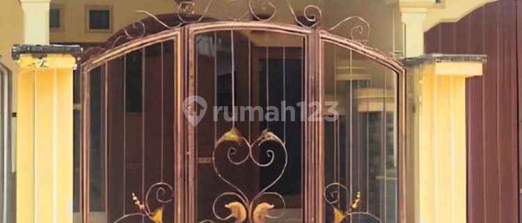 Rumah Perum Tiara Ardhi Karanganom 1