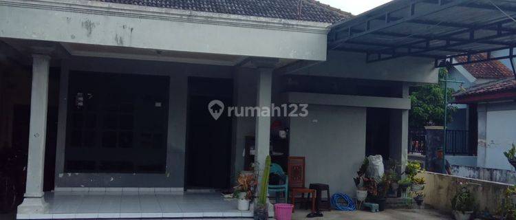 Rumah Siap Huni Dua Muka Jalan Tasikmadu  1