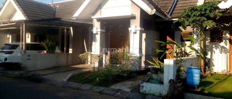 Rumah Taman Palm Residence B8 Gajahan Colomadu  1