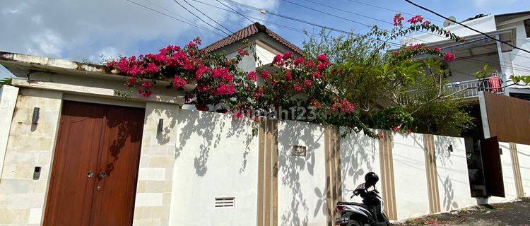 Rumah Cantik, Berada Di Lokasi Strategis 1