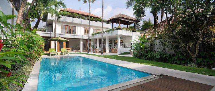  Dijual / Disewakan Luxury Villa 3 lantai Di Tibuneneng Canggu - VSKT 1