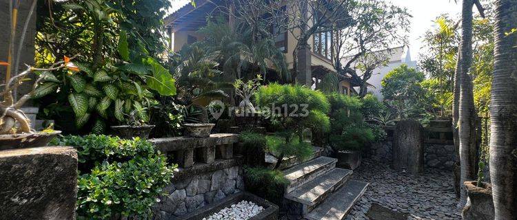 R1121035 Dijual Unit Villa Berlokasi di Petitenget Seminyak Kerobokan Badung 1