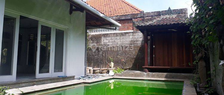 R08078 Villa Kerobokan Seminyak di Daerah Bidadari Badung  1