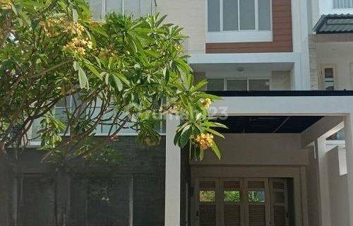 Dijual Rumah Golf Residence Hadap Utara, 3 Lantai, Lokasi Bagus 1