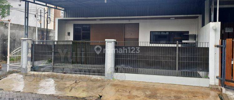 Dijual Rumah Bagus Posisi Hook Siap Pakai di Daerah Sidodadi, Semarang 1